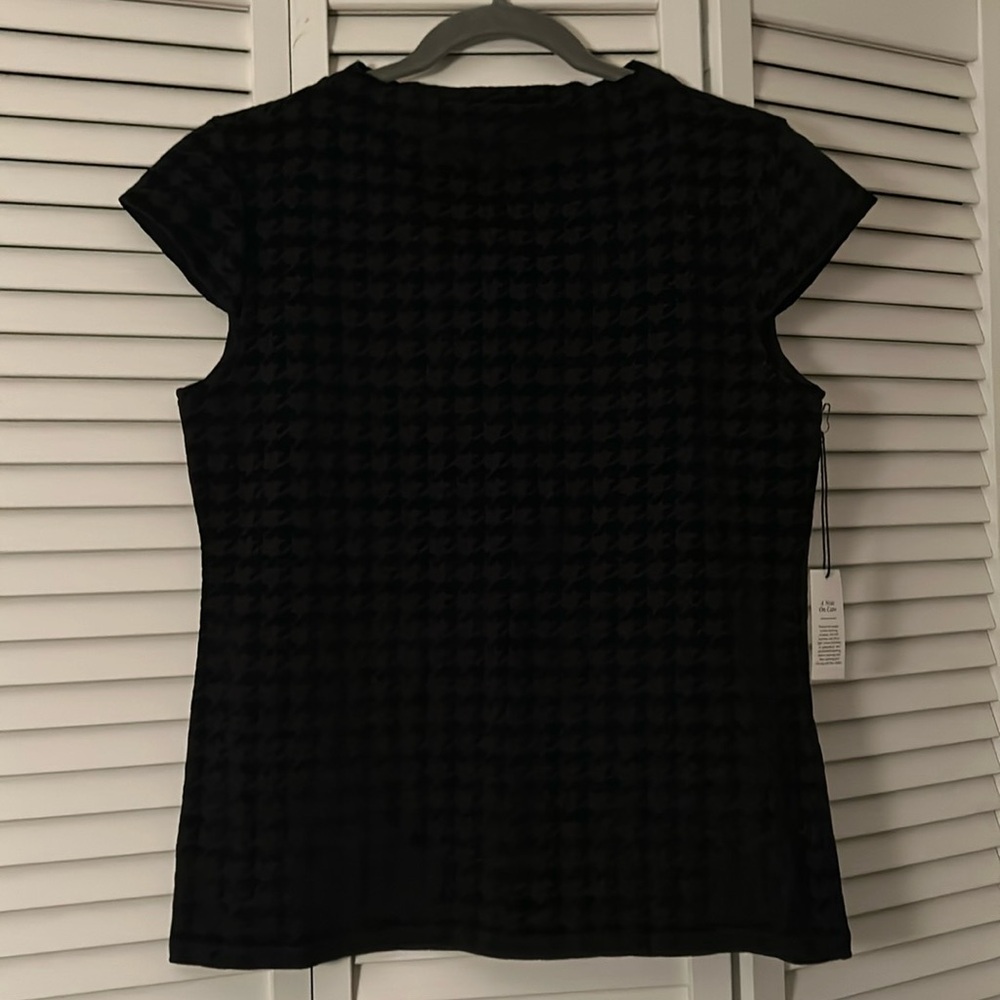 Cap sleeve textured top